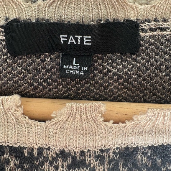FATE Sweater Distressed Snake Print Large - Picture 5 of 9